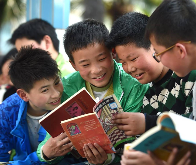 依托四維閱覽叢書構建課程在課堂上小學以班級讀書會為載體