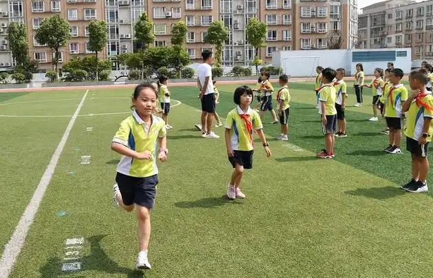 旨在讓家長從孩子的視角體會(huì)教育進(jìn)一步拉近家校距離