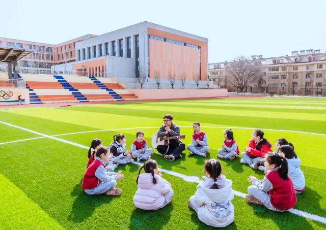 教師隊(duì)伍活水持續(xù)出現(xiàn)為教育強(qiáng)建造注入了連綿不斷的動(dòng)力