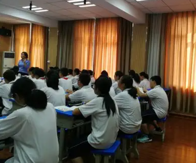 入學習慣教育深化才智賦能構建前沿協同的教研立異生態